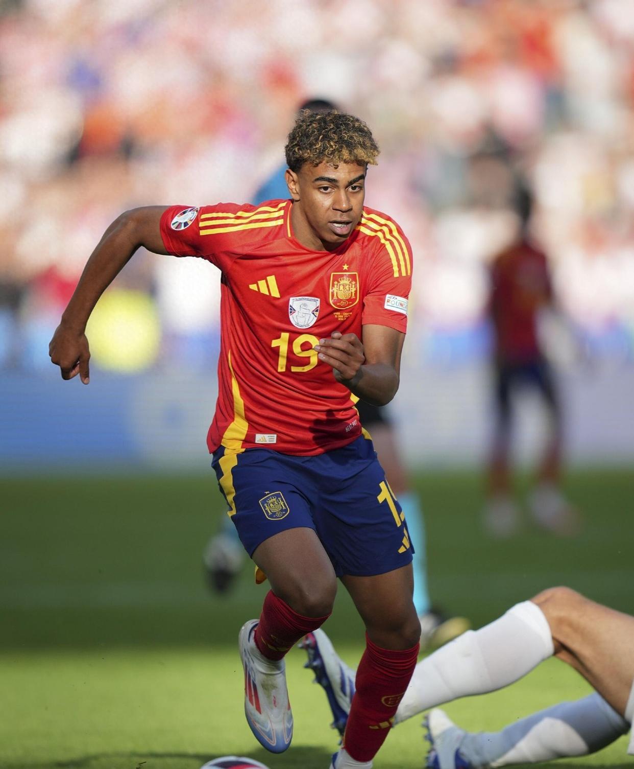 包含重磅！Ming新星爆冷表现惊艳巴塞罗那围绕德国杯队长鼓劲，Rookie在德国队比赛中赛况扑朔迷离的词条